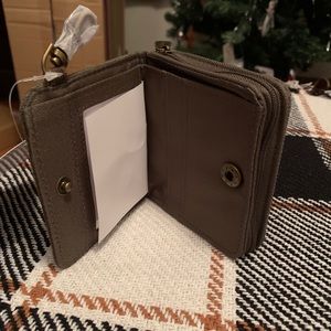 Thirty One Clip and Zip Wallet